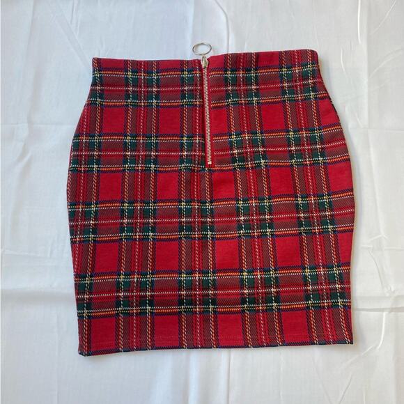 Women’s plaid mini skirt size small - Picture 3 of 3